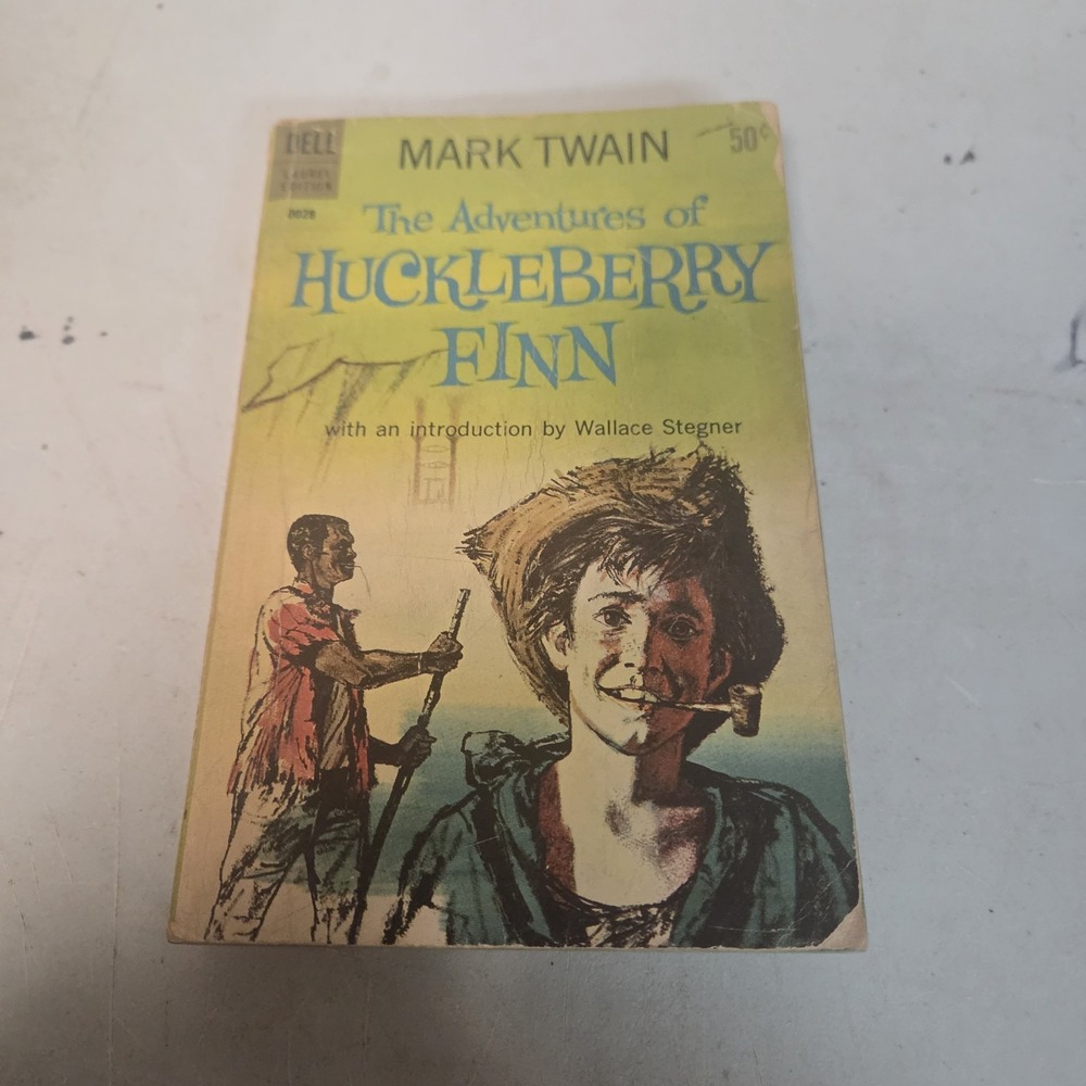 Adventures of Huckleberry Finn Mark Twain 1965 Laurel Edition Paperback Novel